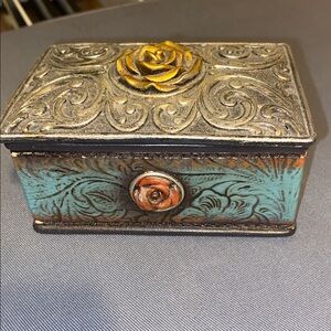 JEWELRY BOX W/TURQUOISE, ROSE ACCENTS